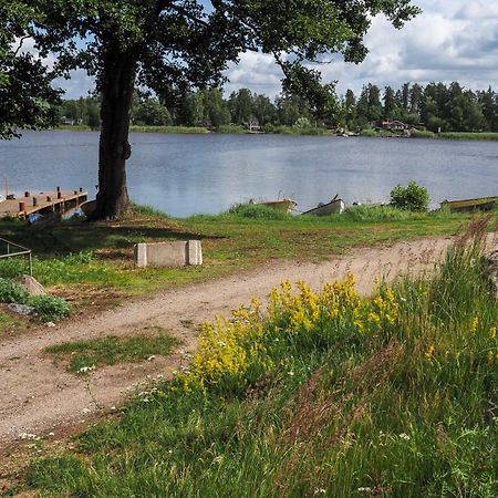 Komplett Laegenhet Med Sjoeutsikt Malmon Exterior foto